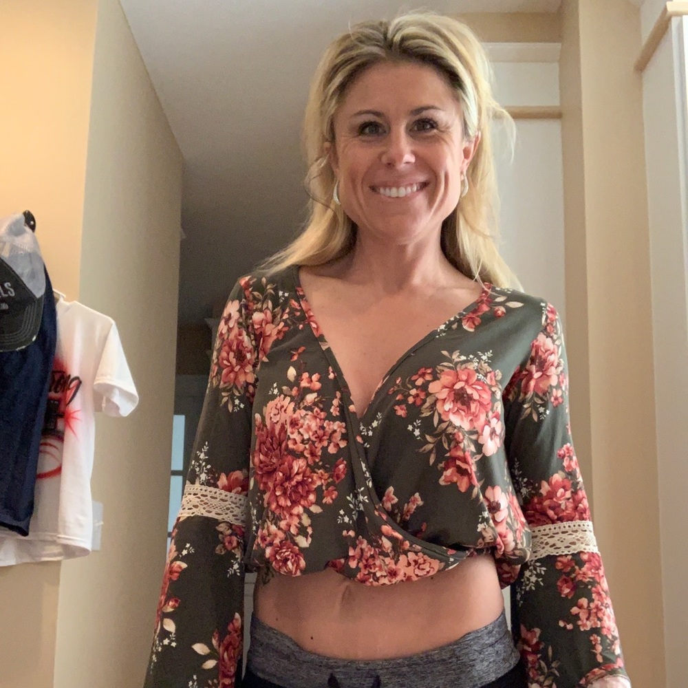 open back shirt with flowing sleeves